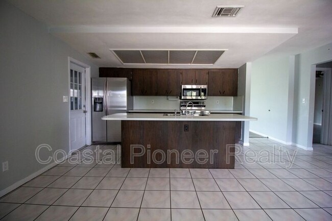 Foto del edificio - 10760 62nd Ave N