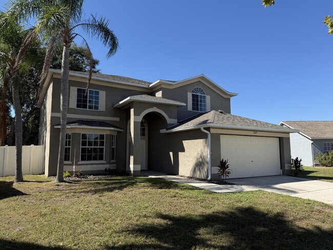 Foto del edificio - Beautifully remodeled 6 bedroom - 3 bath h...