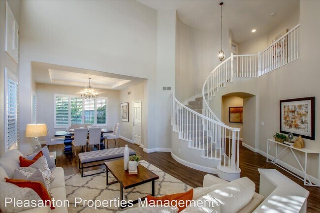 Foto del edificio - 5 br, 4.5 bath House - 10791 Inspiration Cir.