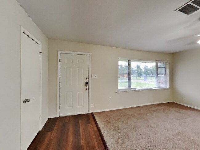 Foto del edificio - 526 Baywood St