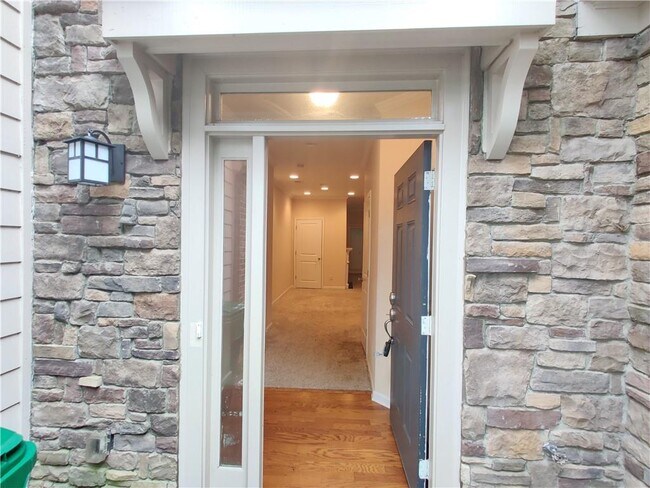 Building Photo - 5101 Madeline Pl