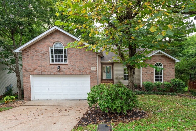 Charming 3 Bedroom Nashville Home with Pristine Hardwood Floors & 3 Full Baths! - Charming 3 Bedroom Nashville Home with Pristine Hardwood Floors & 3 Full Baths!