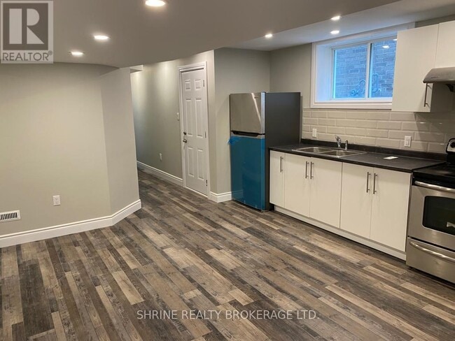 Building Photo - 2779 Doyle Dr.