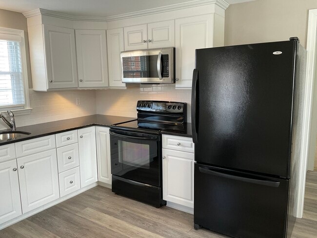 Foto del edificio - 61 S Main St