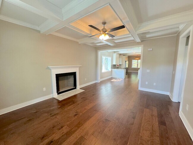Building Photo - 5 BED | 3 BATH | MIDTOWN | CLOSE TO EVERYT...