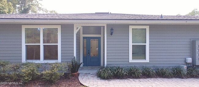 Building Photo - 669 Coconut Palm Pkwy