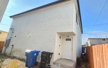 Building Photo - 439 W 71st St