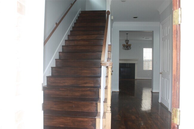 Building Photo - 3206 E Park At Beverly Hills