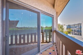 Building Photo - 832 Palm Ave