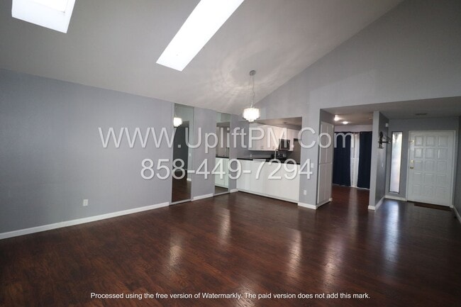 Foto del edificio - Large 3 Bedroom, 2 Bathroom Condo in Escondido