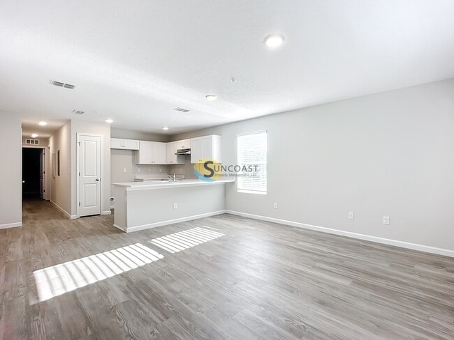Foto del edificio - 6427 Breezy Oaks Wy