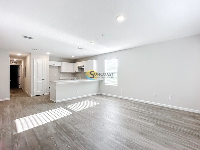 Building Photo - 6451 Breezy Oaks Wy