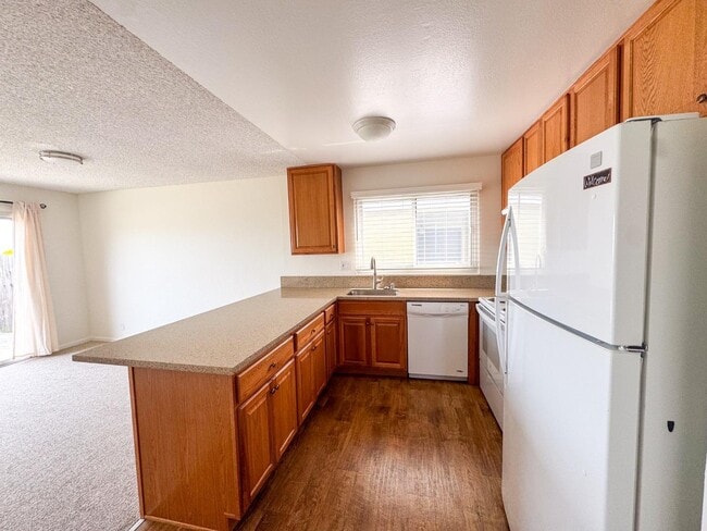 Building Photo - 26 Camelot Ct