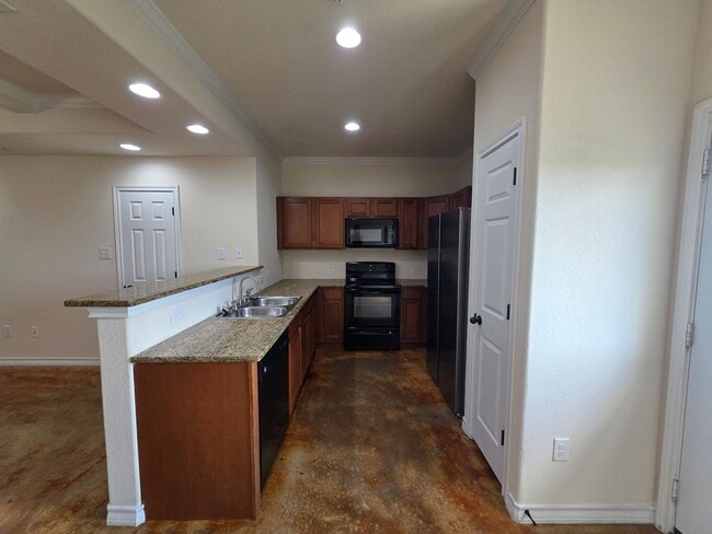 Building Photo - Town home for rent