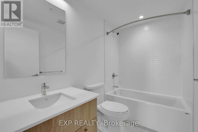 Photo du bâtiment - 36 Robinson Ave