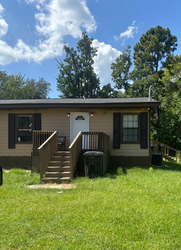 Foto del edificio - 317 Glen Rose Dr