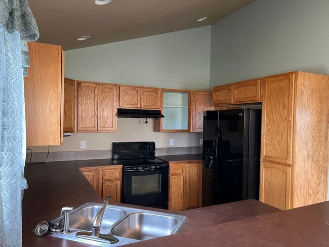 Building Photo - 501 Desmet Dr