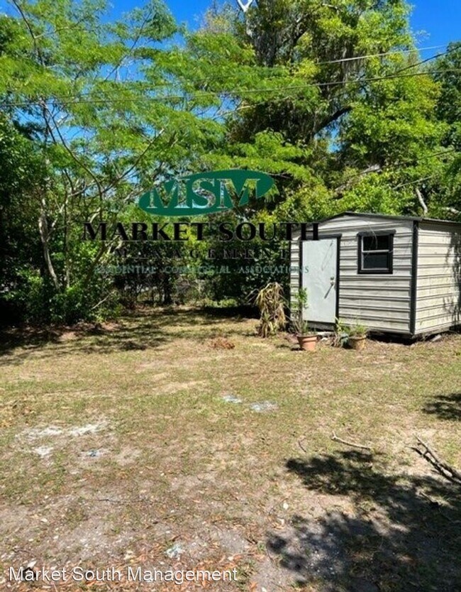 Building Photo - 3 br, 1 bath House - 702 W. 59th Street