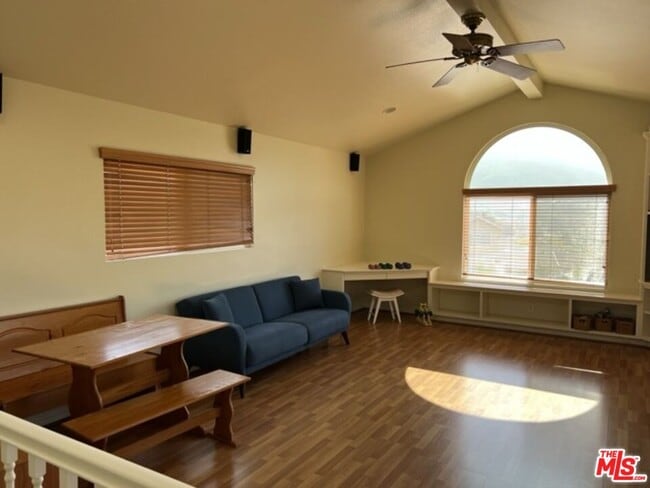 Foto del edificio - 729 Kenmore Cir