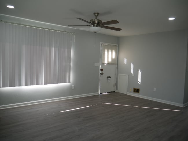 Foto del edificio - 2312 Wintergreen Ave