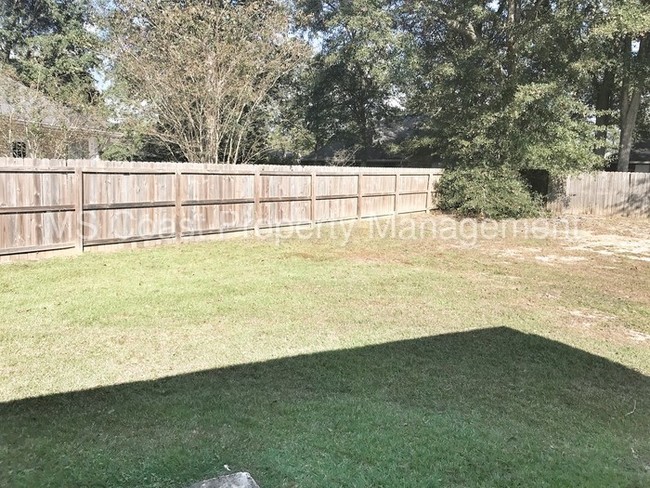 Foto del edificio - 13582 Laurel St