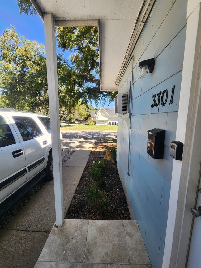 Photo - 3301 Willing Ave House