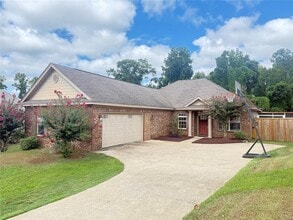 Building Photo - 703 Kingsley Dr