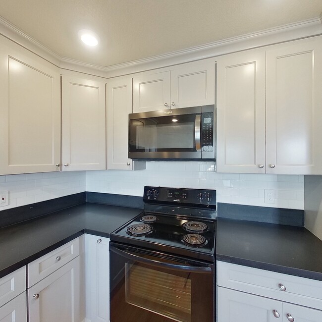 Photo - Piedmont Palace Apartments