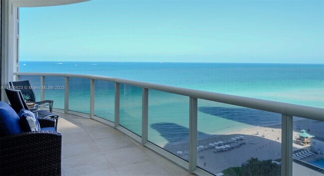 Foto del edificio - 15901 Collins Ave
