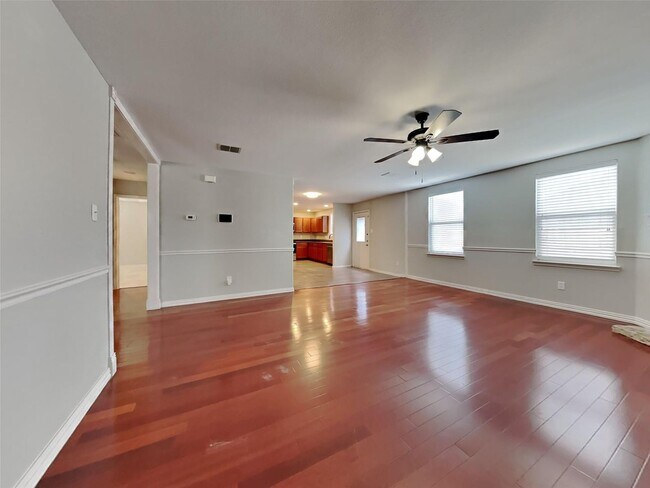 Foto del edificio - 5 BR/3BA | 3-Living areas | 2-Car Garage | Private Pool!
