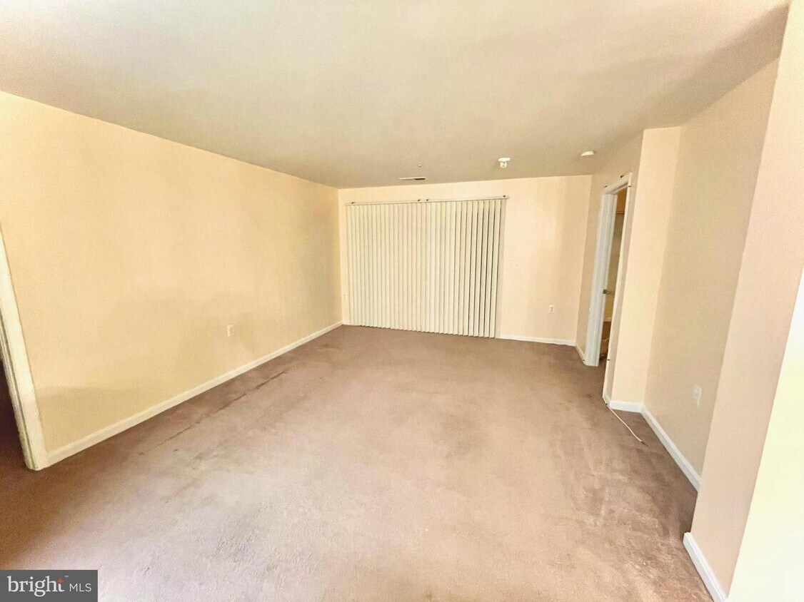 1049 Gardenview Loop Unit 102, Woodbridge, VA 22191 Condo for Rent in