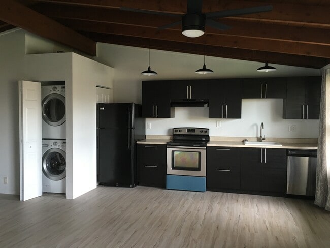 Building Photo - 1608 Montana St