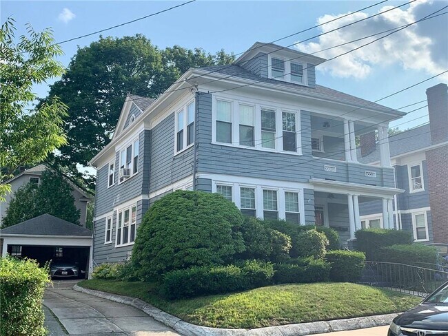 Building Photo - 71 Overhill Rd