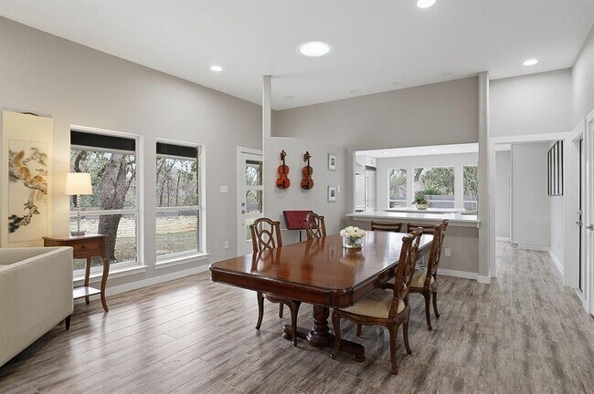 Foto del edificio - 445 Rocky River Rd