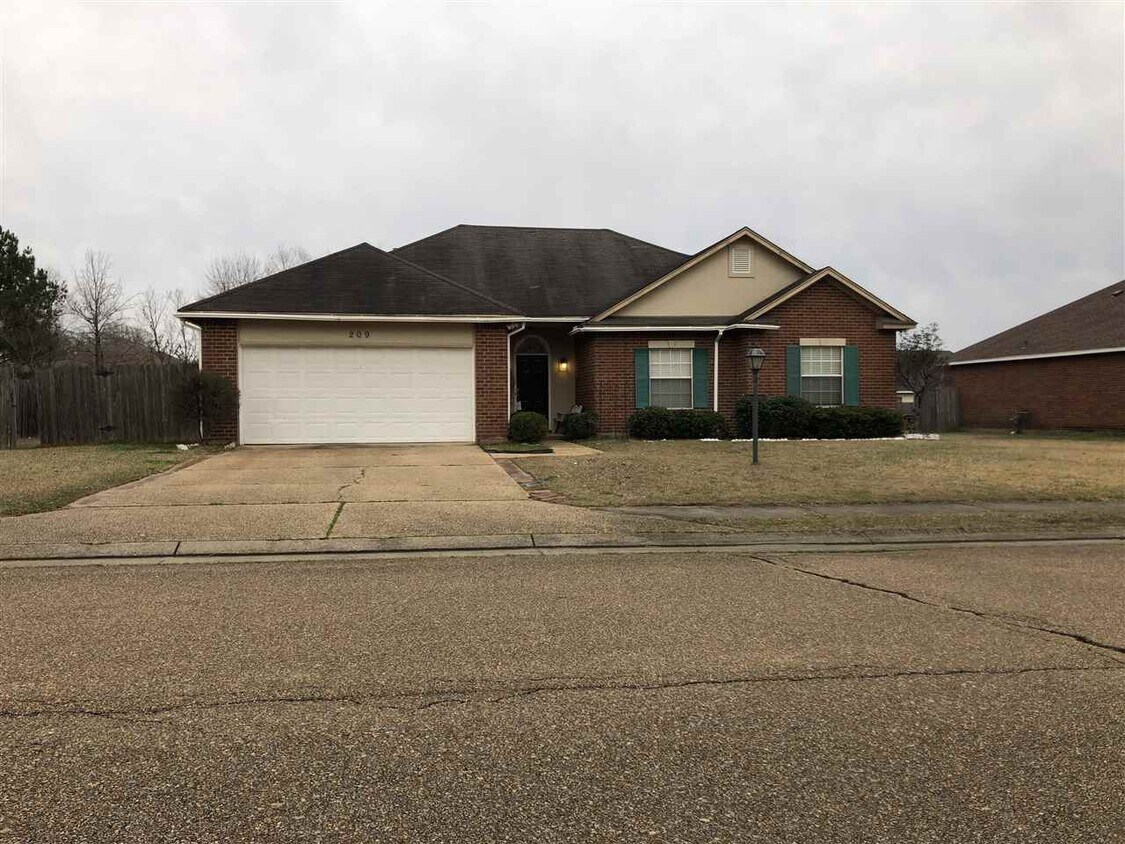 209 Kirkwood Dr, Clinton, MS 39056 House Rental in Clinton, MS