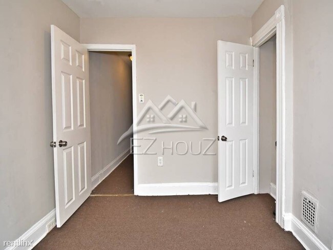 Building Photo - 3 br, 1.5 bath Apartment - 1947 Mosher St