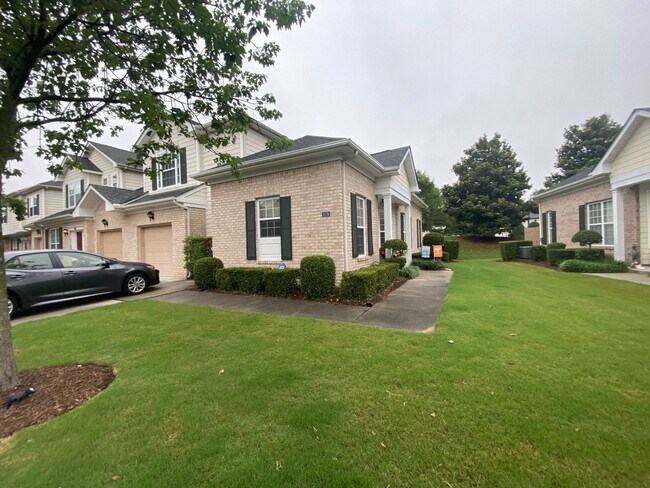 Foto del edificio - Gorgeous end unit condo in Westbriar at Ri...