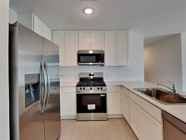 Foto del edificio - 3707 Longleaf Dr