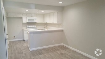 Foto principal - 120 S Cross Creek Rd