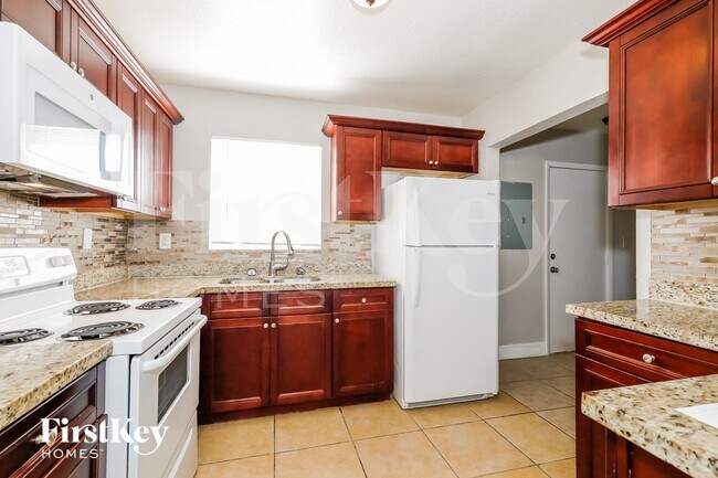 Foto del edificio - 1345 NW 188th St