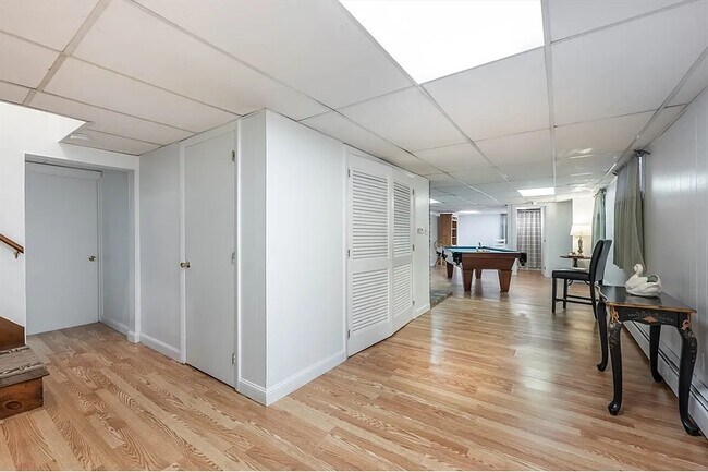 Foto del edificio - 102 Hillside Rd