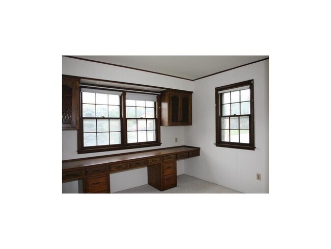 Building Photo - 12702 Circle Dr.