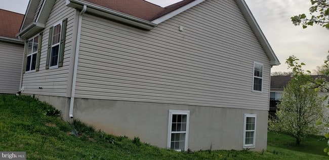 Building Photo - 147 Whirlwind Dr