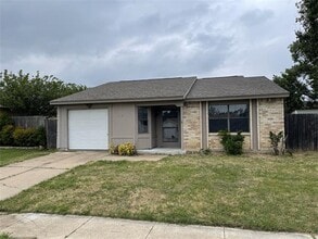 Building Photo - 4113 Pepperbush Dr