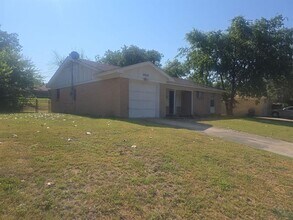Building Photo - 3501 Paint Trail