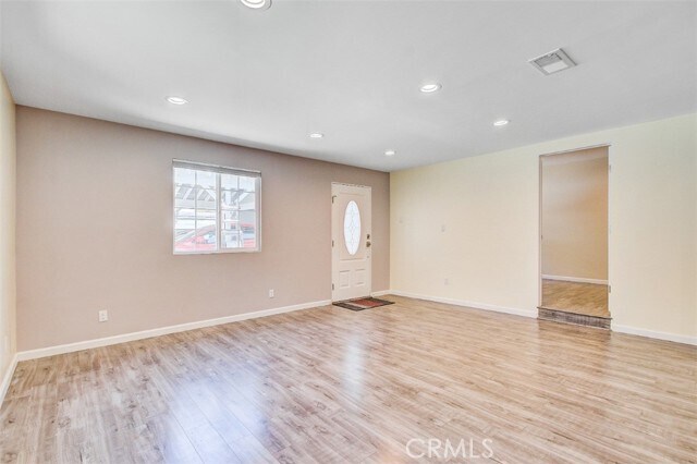 Foto del edificio - 6854 Gentry Ave