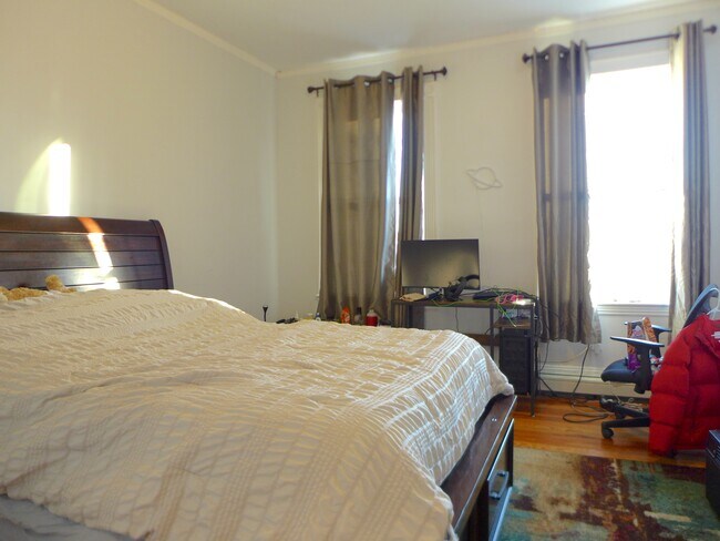 Building Photo - 19 Bucknam St