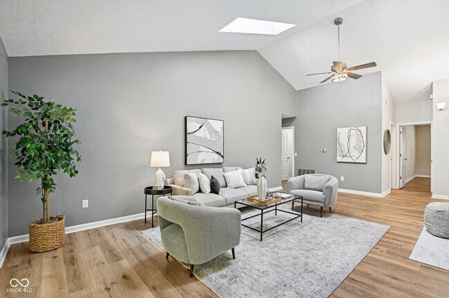 Foto del edificio - 6352 Stratford Dr N