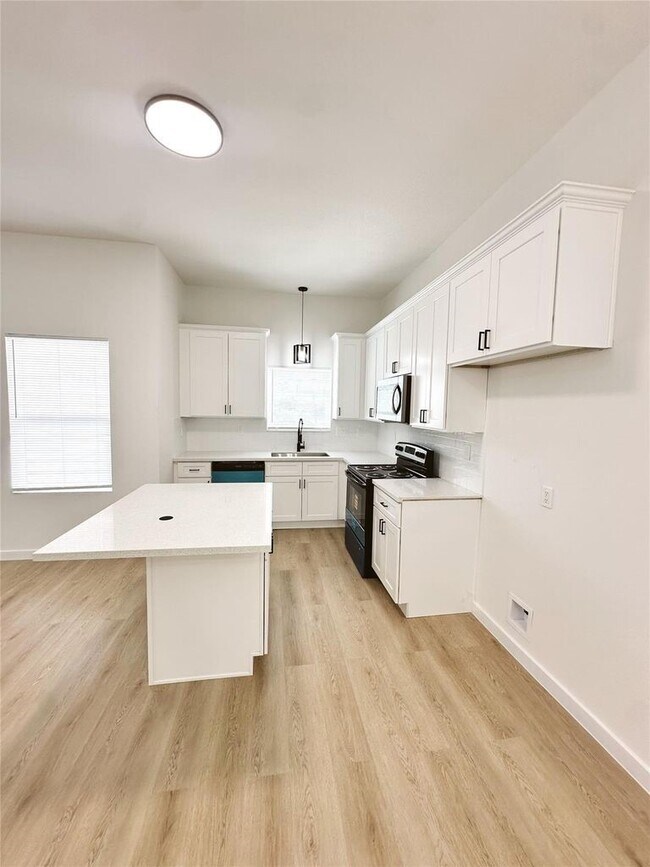 Foto del edificio - 9705 Garcroft St