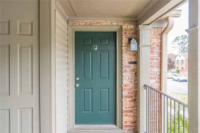 Building Photo - 3097 Colonial Way